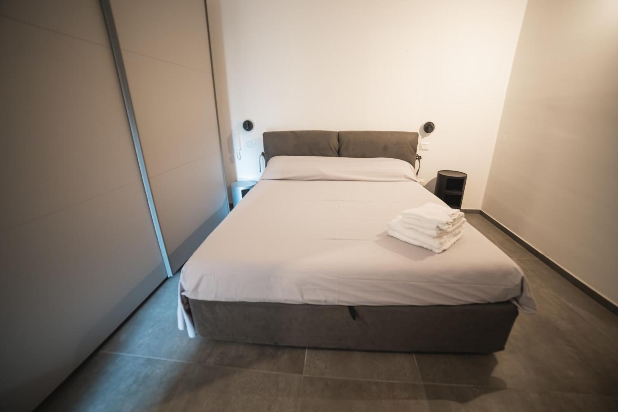 Suite Piazza Mazzini 90 Mq 5 Lecce Esterno foto